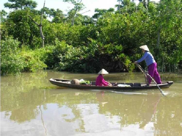 đi dạo bằng xuồng