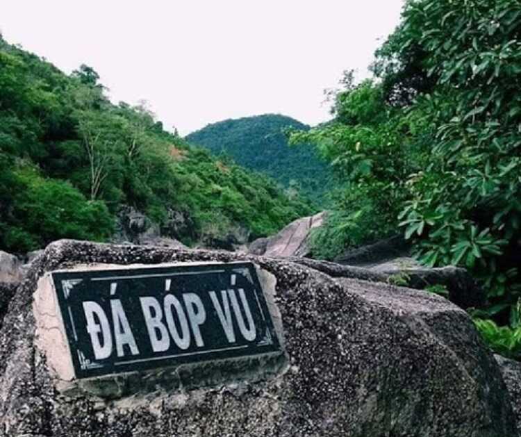 Đá Bóp Vú